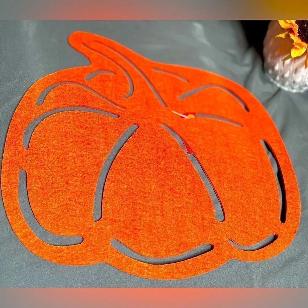 15” NEW! Pumpkin Cutout Felt Charger Spritz Autumn Thanksgiving Table De…